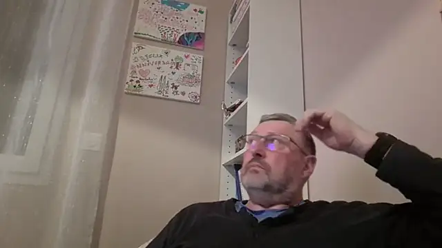 doudou310 online show from March 13, 4:17 am