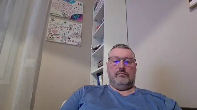 doudou310 online show from March 5, 5:15 am