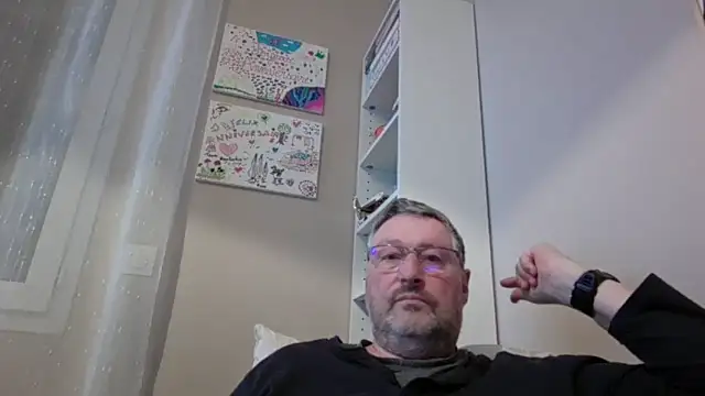 Snapshot of doudou310 chatting on February 22, 4:04 am doudou310 online show from February 22, 4:04 am