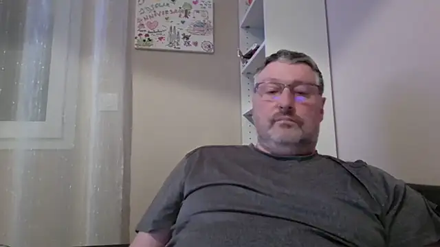 Snapshot of doudou310 chatting on March 1, 5:07 am doudou310 online show from March 1, 5:07 am