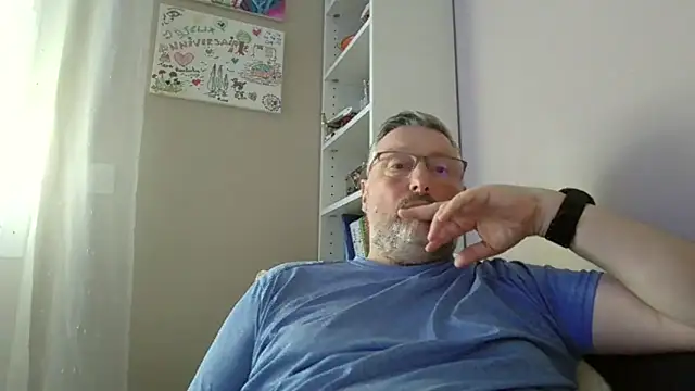 doudou310 online show from March 27, 10:49 am