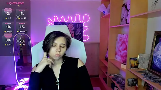 Scarlet Sirenn online show from February 6, 8:32 am