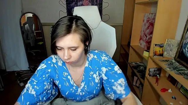 Scarlet Sirenn online show from February 14, 9:09 am