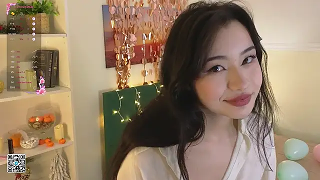 Snapshot of Noiry_Vuvez chatting on February 14, 7:47 pm Noiry Vuvez online show from February 14, 7:47 pm