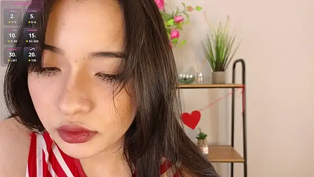 Snapshot of Noiry_Vuvez chatting on May 29, 8:15 pm Noiry Vuvez online show from May 29, 8:15 pm