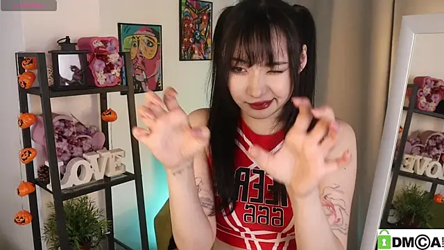 Noiry Vuvez online show from April 9, 8:15 pm