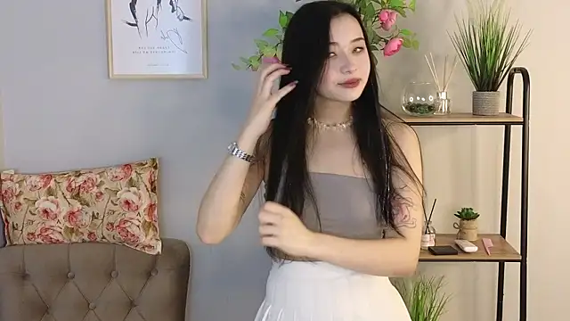 Snapshot of Noiry_Vuvez chatting on February 7, 8:06 pm Noiry Vuvez online show from February 7, 8:06 pm