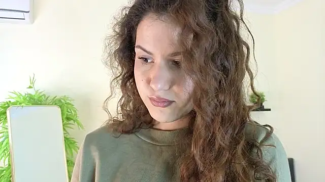 Snapshot of Lili_Torin chatting on February 13, 1:33 pm Lili Torin online show from February 13, 1:33 pm