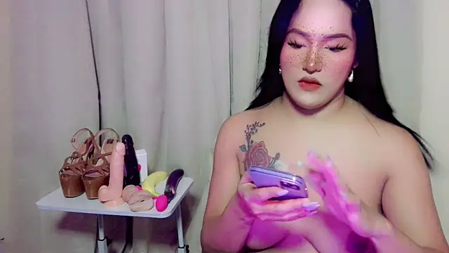 ChloeAsian online show from May 28, 8:11 am