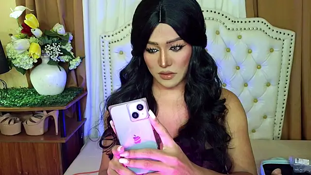 Snapshot of ChloeAsian chatting on February 23, 9:43 am ChloeAsian online show from February 23, 9:43 am