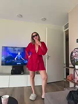 hottogetherNL online show from July 5, 12:23 pm