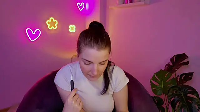Snapshot of AliceChanel chatting on May 21, 3:59 am AliceChanel online show from May 21, 3:59 am