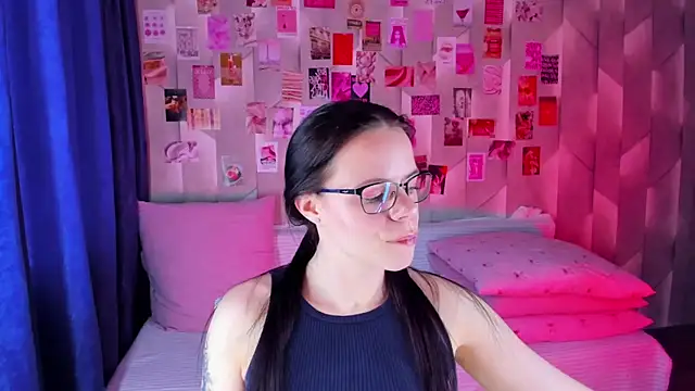 Alanna Pow online show from April 19, 3:07 am
