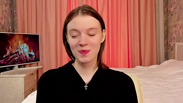 Snapshot of MissMilaX chatting on February 17, 8:22 am MissMilaX online show from February 17, 8:22 am