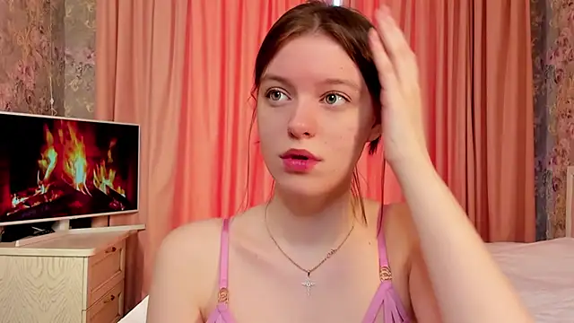 Snapshot of MissMilaX chatting on February 25, 8:14 am MissMilaX online show from February 25, 8:14 am