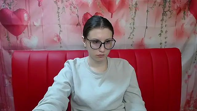 Snapshot of LilianaShine chatting on May 13, 5:03 am LilianaShine online show from May 13, 5:03 am