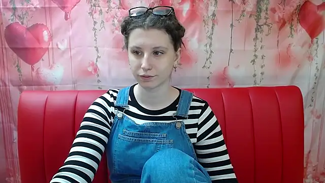 LilianaShine online show from April 7, 5:09 am