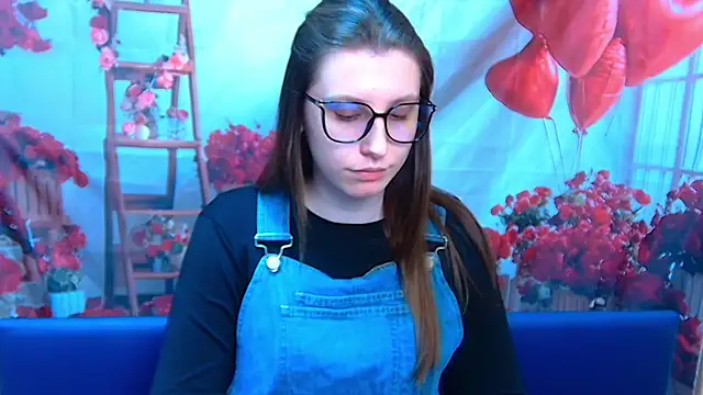 LilianaShine online show from April 19, 5:08 am