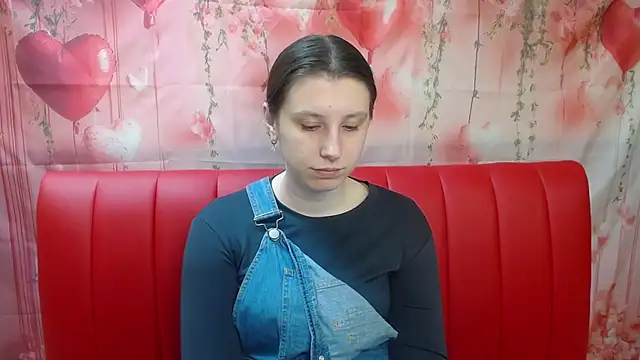 Snapshot of LilianaShine chatting on May 3, 5:12 am LilianaShine online show from May 3, 5:12 am