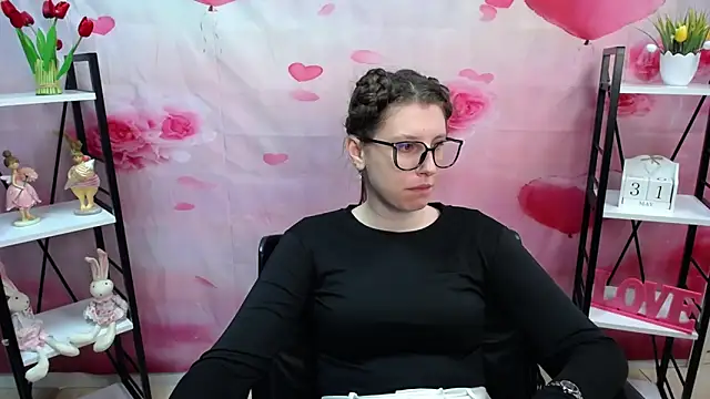 Snapshot of LilianaShine chatting on May 31, 5:02 am LilianaShine online show from May 31, 5:02 am