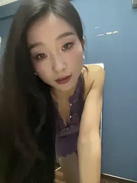 XiaoGui10 online show from April 28, 1:48 pm