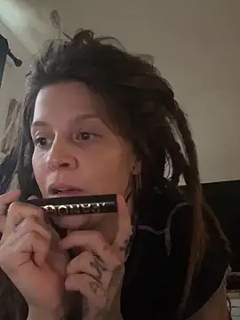 TheMoonNTheSun online show from June 10, 7:37 pm
