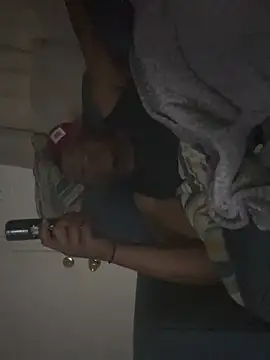 bigdickkeyyy23 online show from February 27, 9:42 am