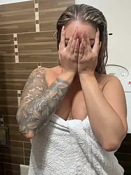 sexybatwomen33 online show from May 13, 6:42 am