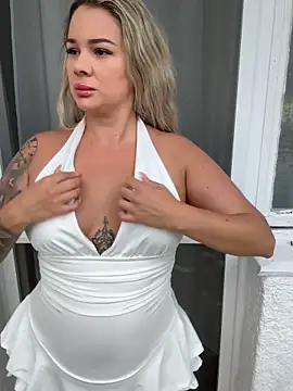 sexybatwomen33 online show from May 25, 5:51 am