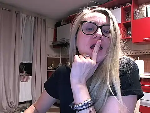 Nataly Rosy online show from February 13, 10:43 pm