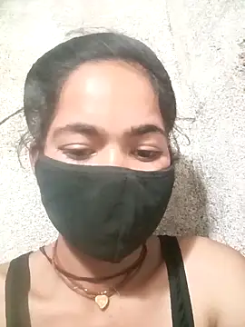 Sunali Bendre online show from April 2, 4:13 pm