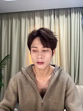 SM 004 online show from March 13, 9:03 am