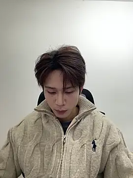 SM 004 online show from February 13, 11:10 am