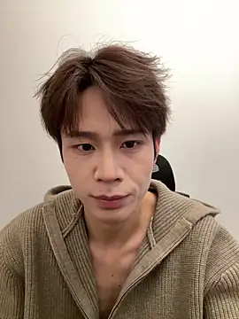 SM 004 online show from February 1, 9:18 am