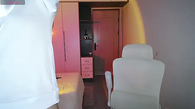 Snapshot of BeiBeiiiii chatting on March 1, 7:30 am BeiBeiiiii online show from March 1, 7:30 am