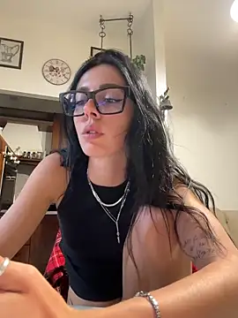 Snapshot of alibi_room chatting on June 3, 6:23 pm alibi room online show from June 3, 6:23 pm