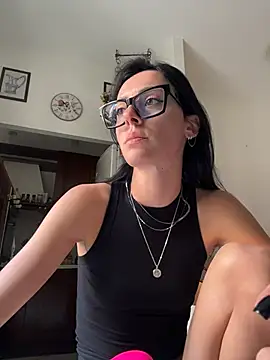 Snapshot of alibi_room chatting on June 6, 2:55 pm alibi room online show from June 6, 2:55 pm