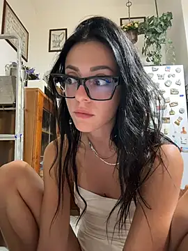 Snapshot of alibi_room chatting on July 15, 10:28 pm alibi room online show from July 15, 10:28 pm