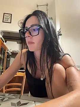 Snapshot of alibi_room chatting on May 27, 10:06 pm alibi room online show from May 27, 10:06 pm
