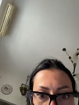 Snapshot of alibi_room chatting on May 26, 12:58 pm alibi room online show from May 26, 12:58 pm