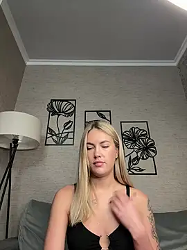 Snapshot of xXKelly_bonb0nXx chatting on July 15, 4:03 pm xXKelly bonb0nXx online show from July 15, 4:03 pm