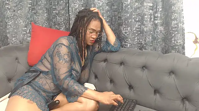 PrettyBoobsXX43 online show from May 4, 6:44 pm