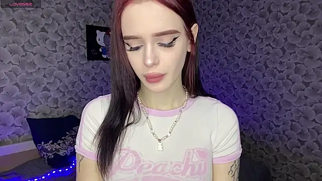 IeshaOsorio online show from February 10, 6:45 am