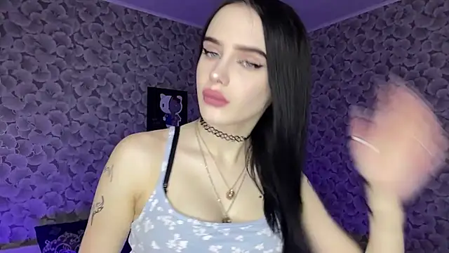 IeshaOsorio online show from March 18, 6:05 am