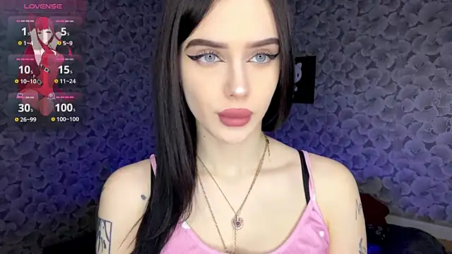 IeshaOsorio online show from April 10, 6:31 am