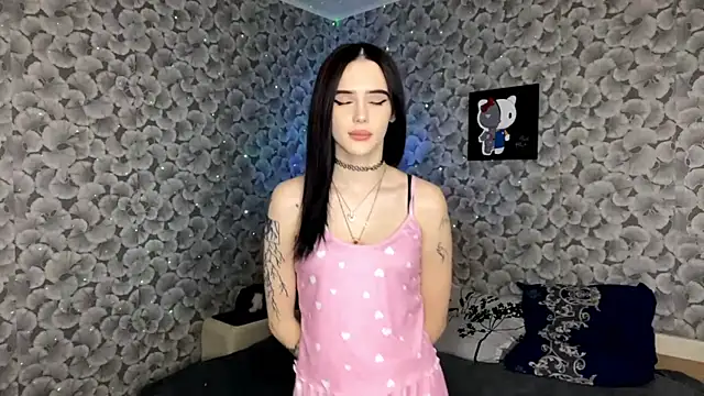 IeshaOsorio online show from April 3, 6:31 am