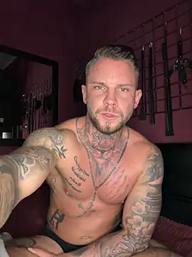 Snapshot of zickertdavid chatting on February 9, 7:23 pm zickertdavid online show from February 9, 7:23 pm