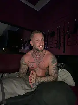 Snapshot of zickertdavid chatting on February 10, 11:04 pm zickertdavid online show from February 10, 11:04 pm