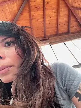 Isalove99 online show from April 4, 8:37 pm