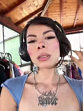 Isalove99 online show from June 1, 3:11 pm